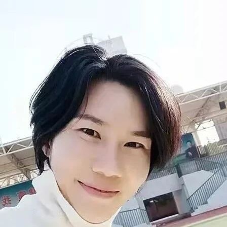 【青春语文·刘飞读写共生研究8】在演员、导演、观众三重身份切换中体悟小说笔法——《猫》课堂实录