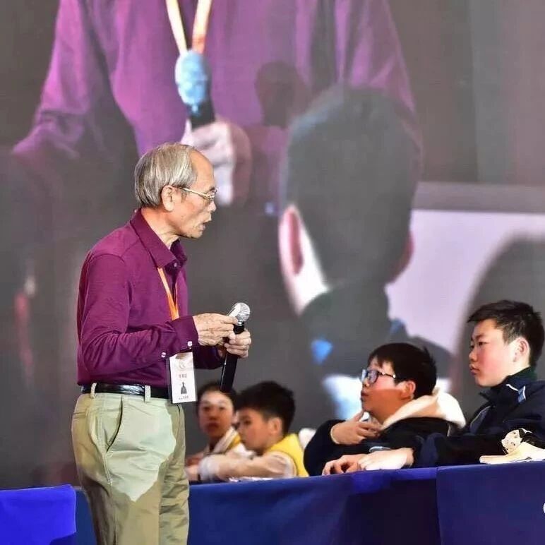 【青春语文·陈晓东一语立骨研究23】绿色诗词绿色文，缘有呆气始通神