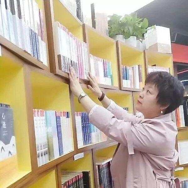 【青春语文 陈群读写结合实践与研究】岁月无情文字留痕