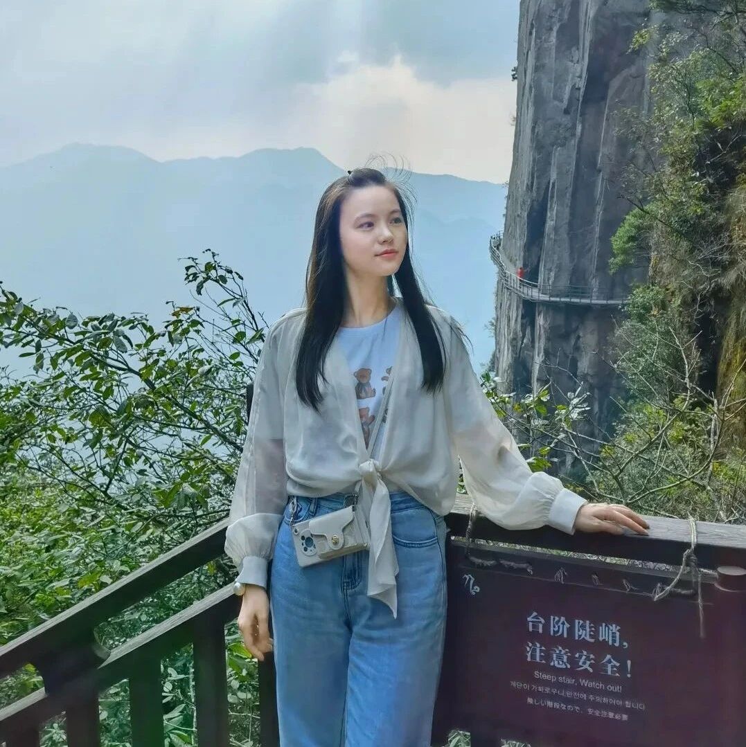 【青春语文•俊芸专栏】独立，最美的生命姿态——林黛玉与简·爱人物形象比较