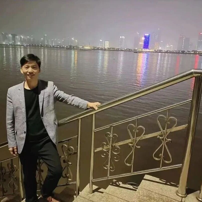 【青春语文·张建国专栏】初荷待夏浓 书香满蝉中——记蜗牛班《草房子》读书分享会