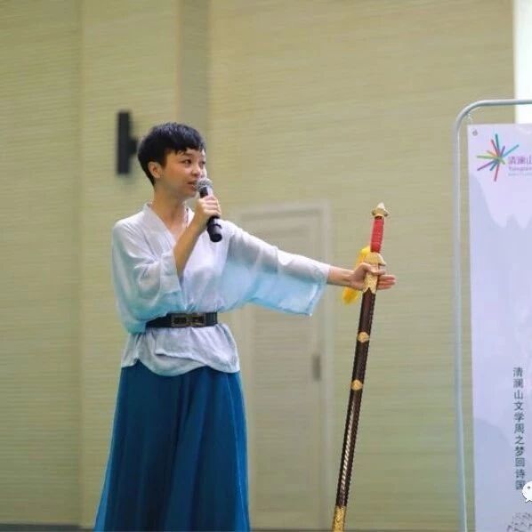 【青春语文·王君作文教学研究】王君：真才真情才能真流行