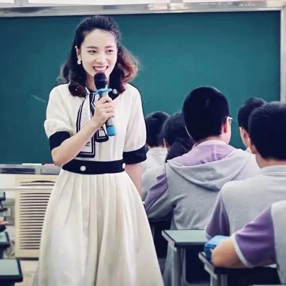 【杨静专栏】《定风波•莫听穿林打叶声》教学实录