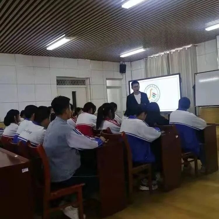 【青春语文•季现辉比较研究】《曹刿论战》教学设计