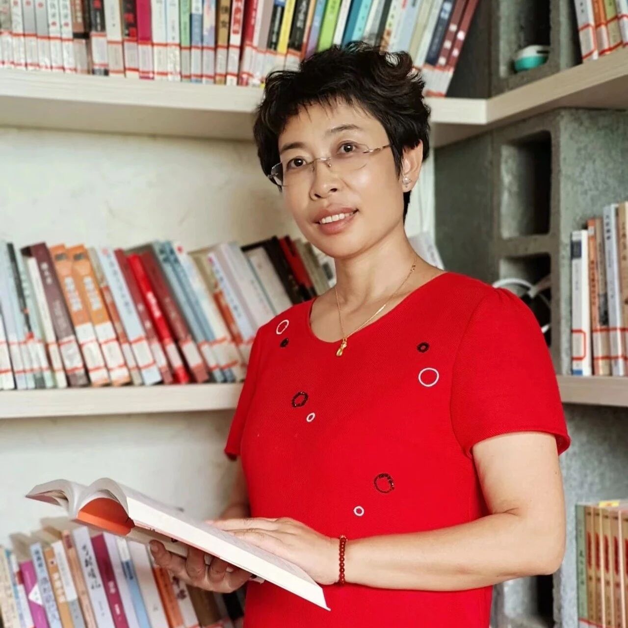 【青春语文 吴凤云整本书阅读研究】守好红色根脉，传承红岩精神 ——《红岩》读书交流会