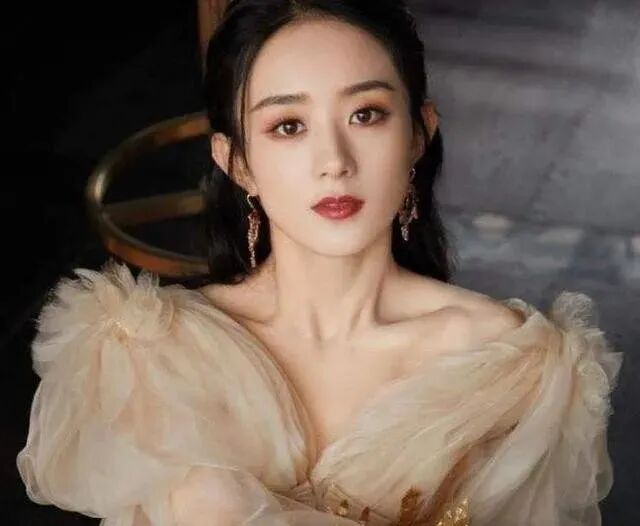 被经纪人曝出黑料，差点断送演艺前途，赵丽颖到底做错了啥？