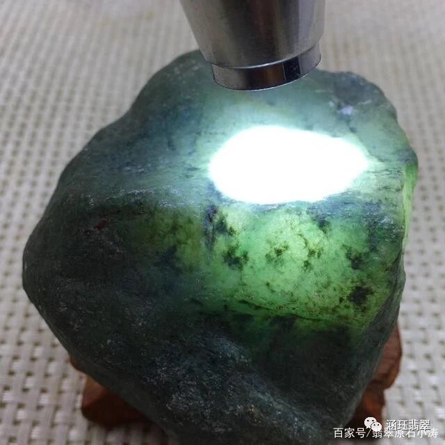 翡翠原石 “水翻砂” 的知识点