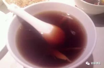 绩效考核||海底捞董事长：我做了那么多亲情化举动，却“败给”一个吧台小姑娘！