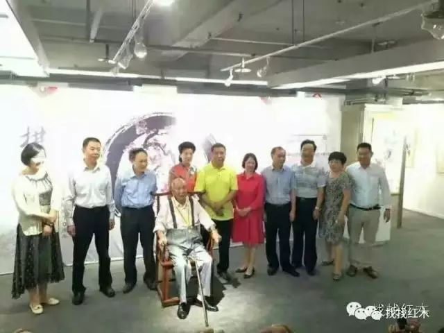 家里挂三幅书画作品，是现代都市生活的“标配”