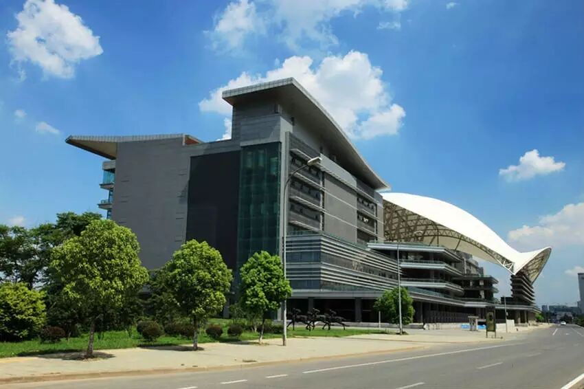 湖助推东西湖夺销冠       东方马城位于金银湖街园博园东门斜对面,由