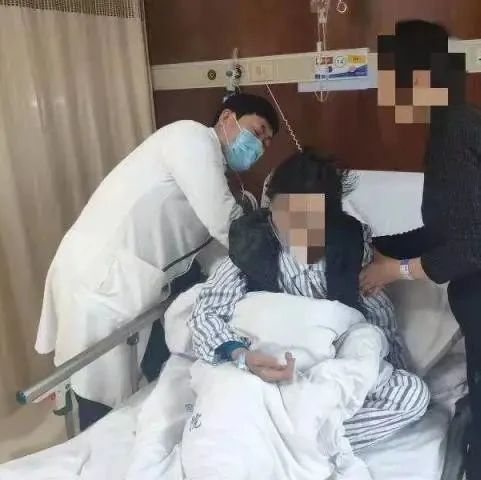 大叔咳嗽两月难愈，“祸”起老鸭煲！春节将至，一大一小特别需注意这种病