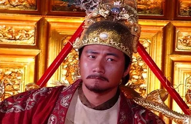 同样演“朱元璋”,把胡军与四位老戏骨放在一起,差别出来了