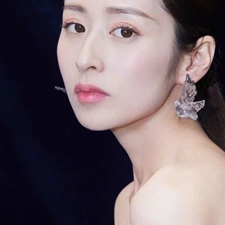 33岁颖儿只用一句话，道尽了产后复出真相：为什么我建议你不要做全职太太？