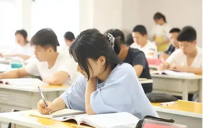 湖南省2023年复读生数量（全国2023年高考复读生或将突破200万）