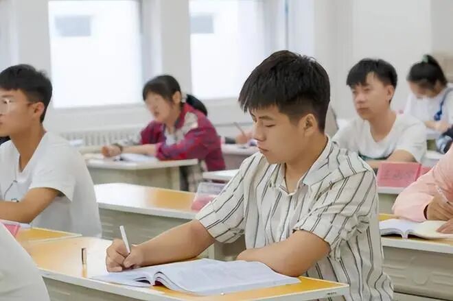 湖南省2023年复读生数量（全国2023年高考复读生或将突破200万）