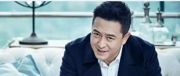 张嘉译妻子王海燕深夜发文: 一纸协议, 不再见! 好男人形象要崩?