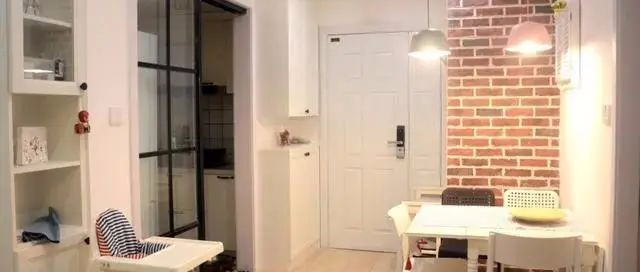 老公爆改48㎡老房，封完阳台还多出一个衣帽间，十分实用！