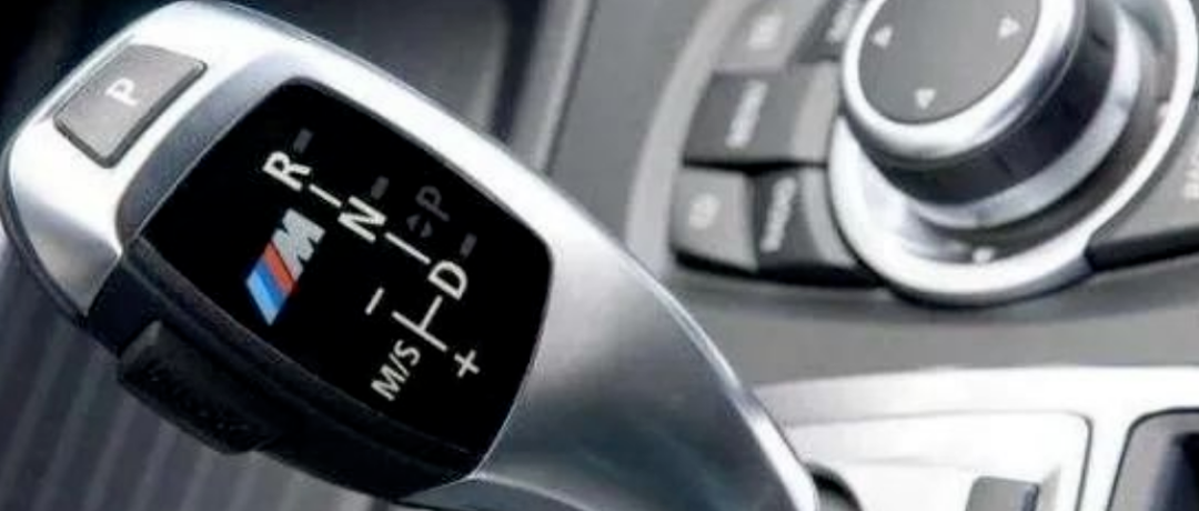 自动挡车D档右边+-档，什么时候用加，什么时候用减？