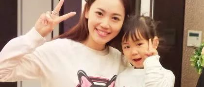 王宝强又土又丑的女儿长大了，本以为很丑，结果却像马蓉一样美！