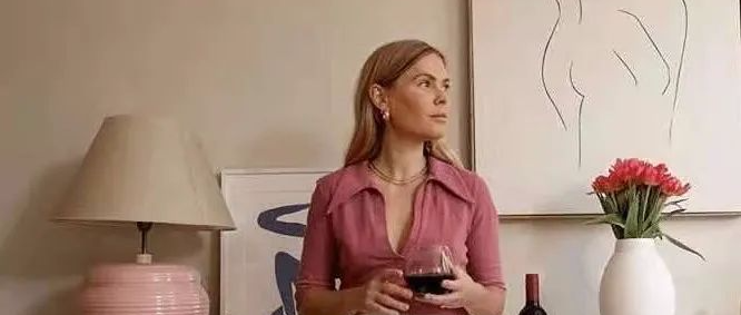 胯宽、腿粗的“梨形”女孩别担心，选对下装照样美得高调