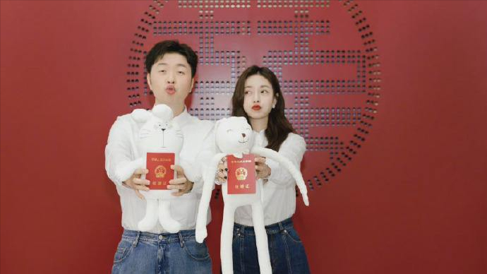 官宣结婚以后，沈梦辰首次现身，皮肤白皙状态超好