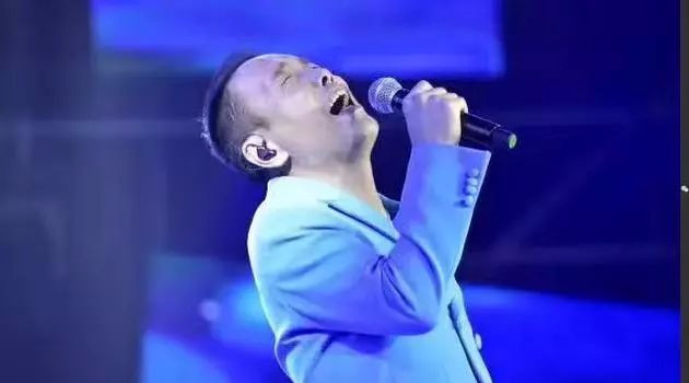 祁隆《16首伤感情歌》一次听个够,首首都是经典,百听不厌