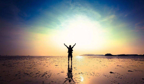 人不争，一身轻松；事不比，一路畅通