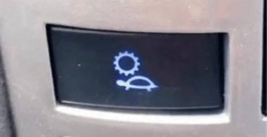 仪表盘上的“乌龟晒太阳”是啥意思？修车工看到急了眼：快刹车！