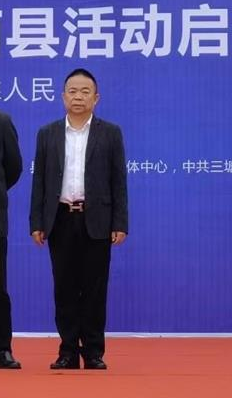 一条爱马仕的皮带多少钱（领导干部系爱马仕皮带官方140元购于地摊）