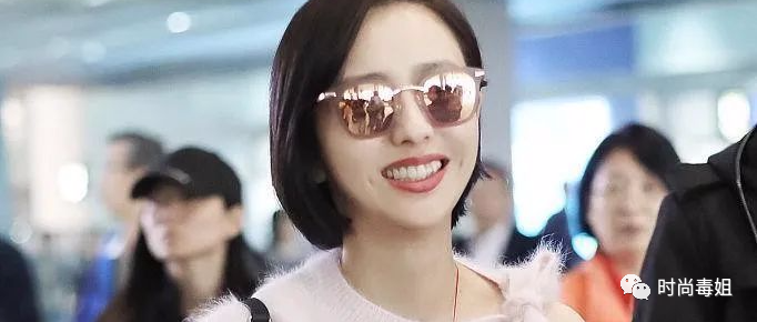 佟丽娅瘦得好过分，穿这么紧的裤子都不贴身，一般人都穿不进去