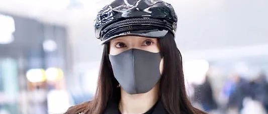 张韶涵厉害！竟穿着“拉链皮裤”亮相活动，网友：我可不敢这样穿