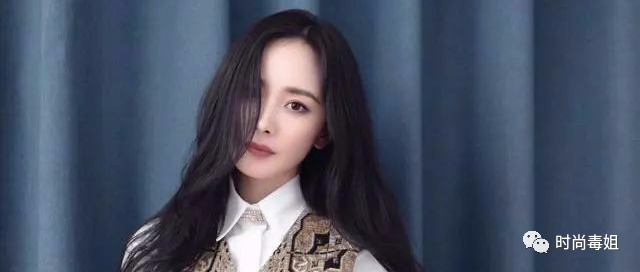 杨幂穿复古刺绣马甲华贵如大小姐，这件秋季单品秦岚董璇玩得也溜