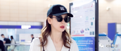 戚薇怪不得被称“爷”，同样都是穿西装，她总能搞出点新花样