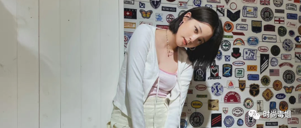 谁还敢说欧阳娜娜腿粗？当她穿上“奶油袜”，女生都自闭了