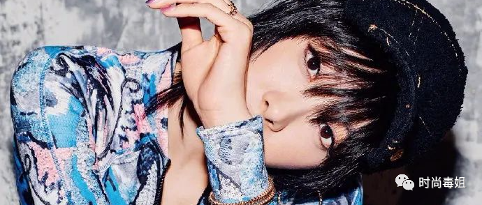 宋茜挑战街头涂鸦风！短发皮裤又飒又美，网友：带货茜驾驭力真强