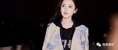 古力娜扎胆真大，像将家里的窗帘穿在身上，辣妈姚晨都比她好看！