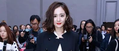 跟杨幂学穿衣搭配，时尚又显大长腿