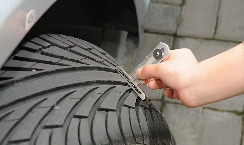 2021私家车年检新规，轮胎出现这种情况一律过不了，速换！