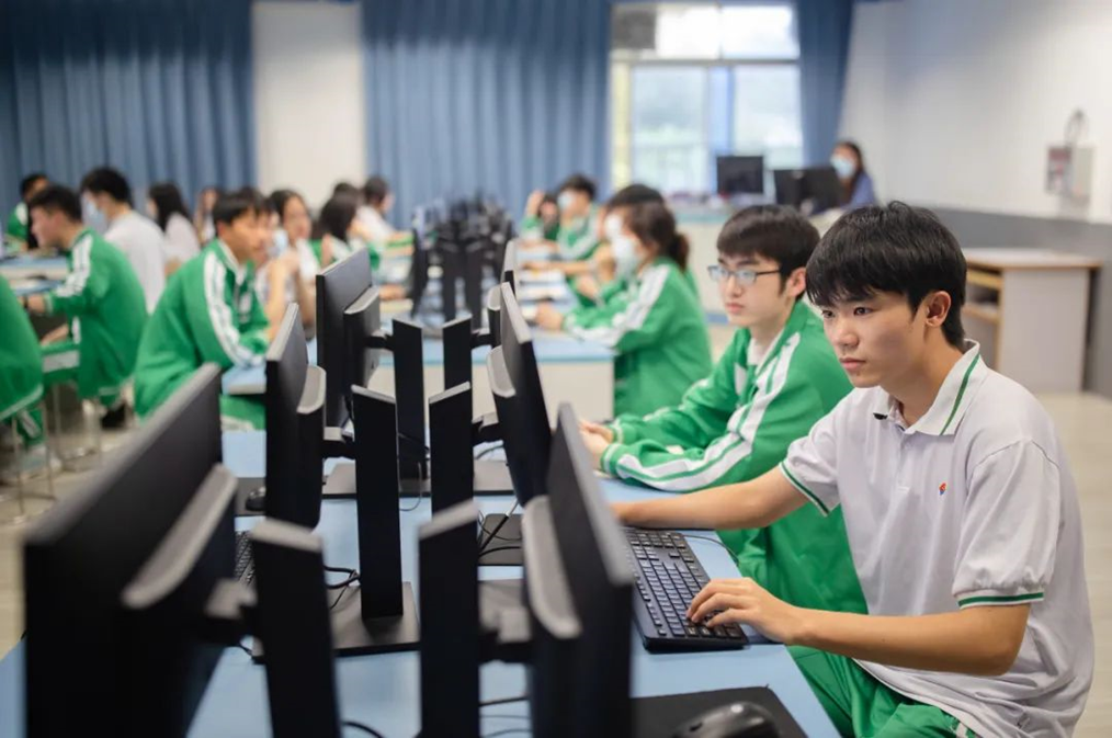 分析广州热门8所中职学校