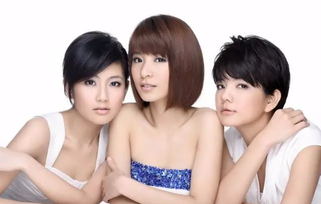 谢娜生二胎后首露面 田馥甄获金曲奖最佳女歌手