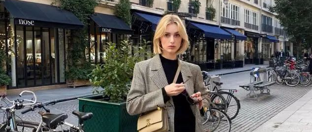 小黑靴过时了？这3双“鞋子”才是粗腿女生的救星，显瘦显腿长