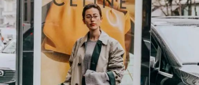 穿风衣少配打底裤，今年流行这4种“穿法”，优雅时髦又气质