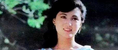 藏得太深了！原来李雪健的老婆就是她，同样是演员，儿子长得帅气还是研究生