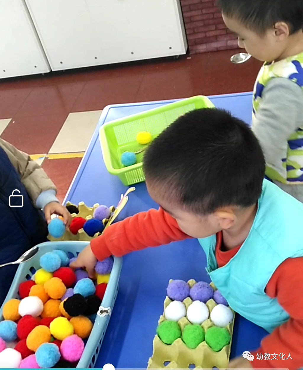 幼儿园优秀学习故事——玩转彩球-幼师课件网