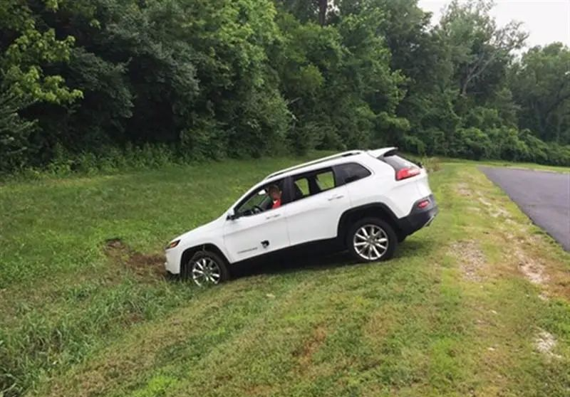 汽车发出以下4种警示时，就是刹车失灵的前兆，停车检查别犹豫！