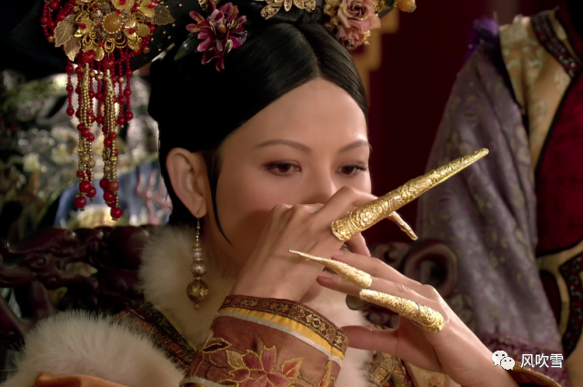 甄嬛传：妃子为何戴指甲套？不只是保护指甲，最主要是方便皇上