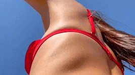 体验从美女的脚一直爬到手掌