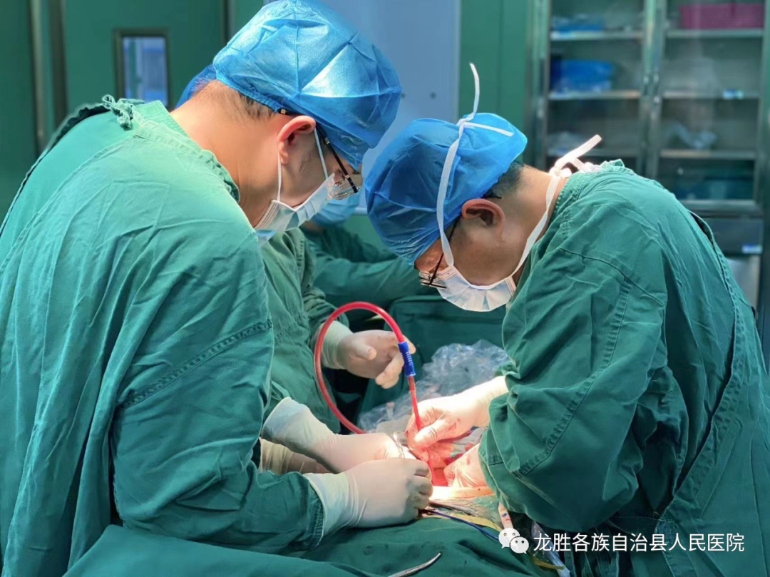 龙胜各族自治县人民医院成功救治两位结肠癌导致梗阻穿孔患者(图2)