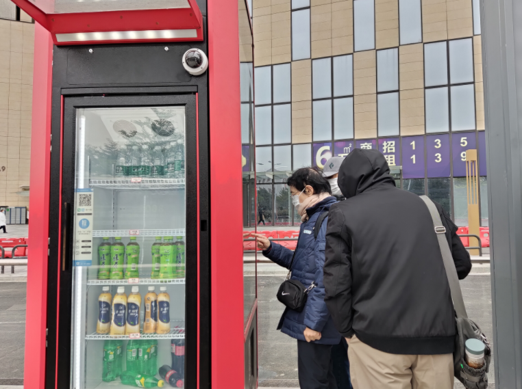 佛山禅城9座公交站实施智能化升级，将配建智慧站牌和智能售卖柜(图1)