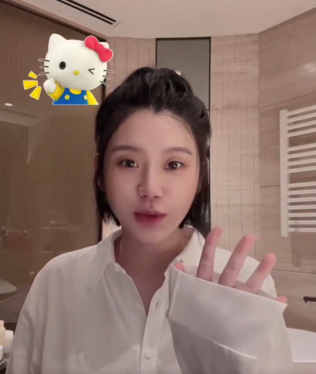 奚梦瑶分享产女前两天动态，希望不要再说她肿了，暗示二胎剖腹产